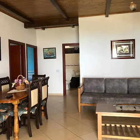 Prázdninový dům 3 Bedrooms *