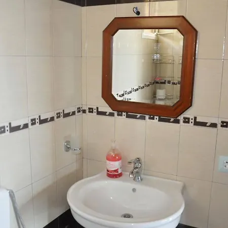 Prázdninový dům 3 Bedrooms Vlorë